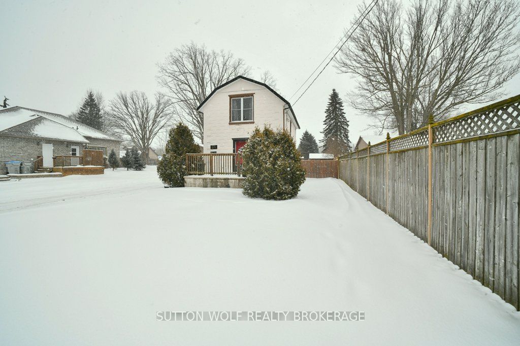 Detached House for sale at 174 BURNS Street, Strathroy-Caradoc, Rural Strathroy Caradoc, N7G 1E8 - MLS: X11939107