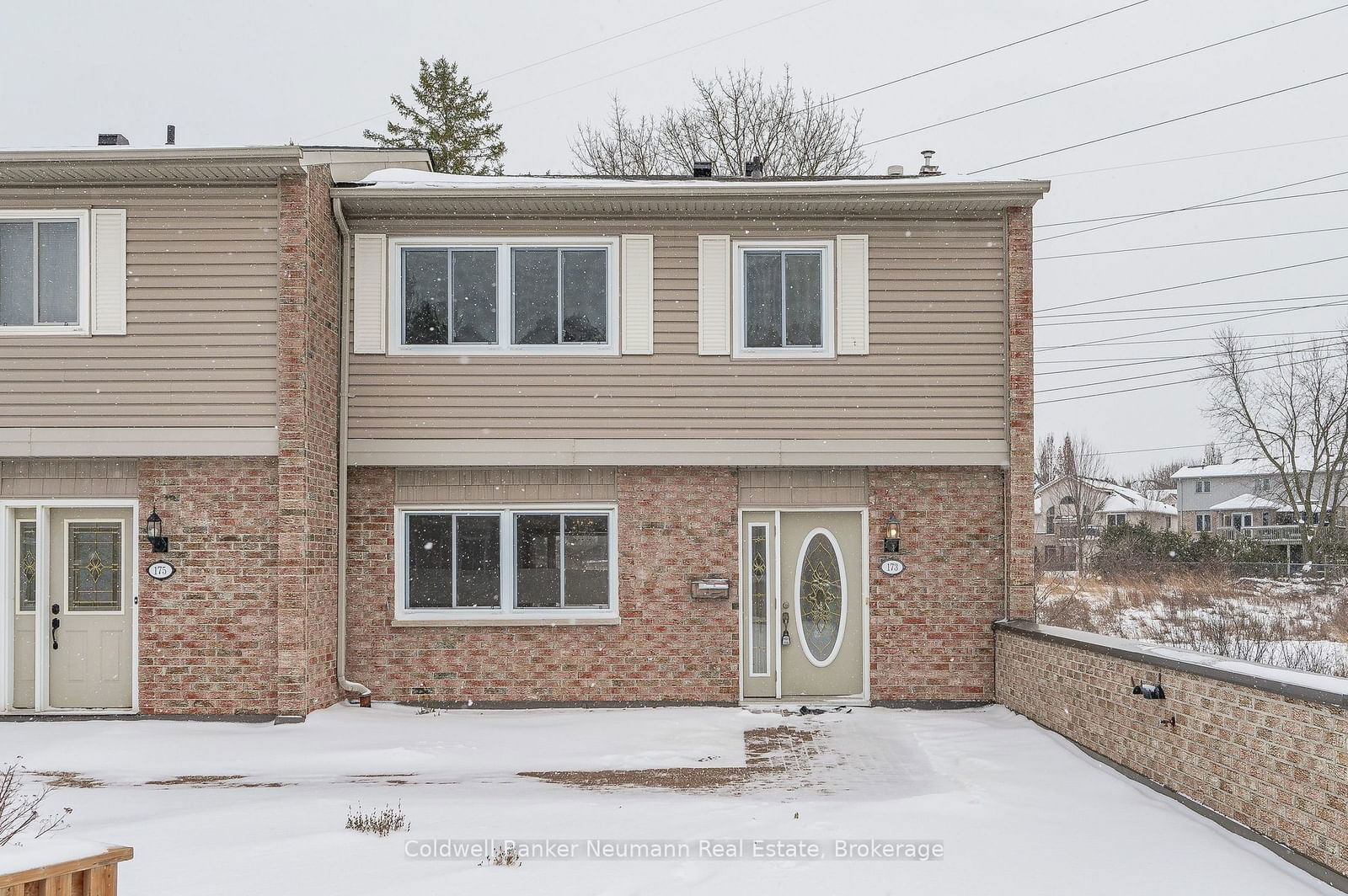 Townhouse sold at 173-295 WATER Street, Guelph, Old University, N1G 2X5 - MLS: X11939171