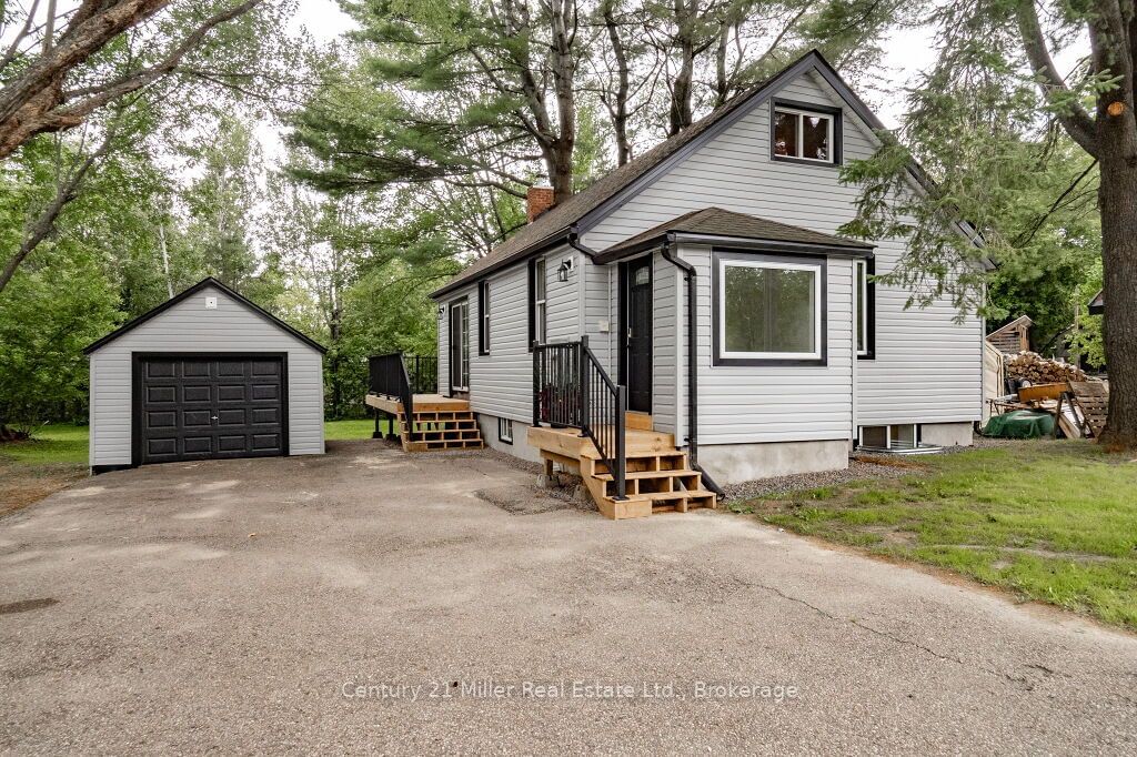 Detached House sold at 86 Woodward St Street, Bracebridge, Macaulay, P1L 1J8 - MLS: X11939208