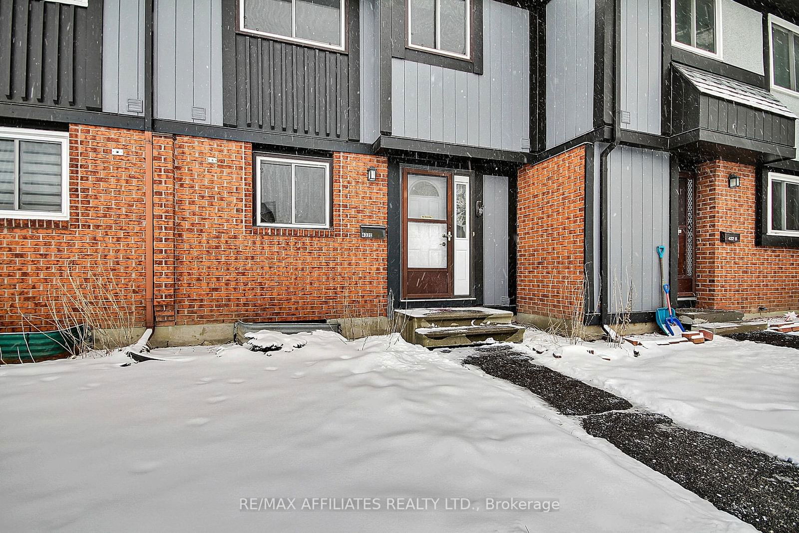 Townhouse for sale at C-432 Moodie Drive, Bells Corners and South to Fallowfield, 7803 - Bells Corners, K2H 8A6 - MLS: X11939293