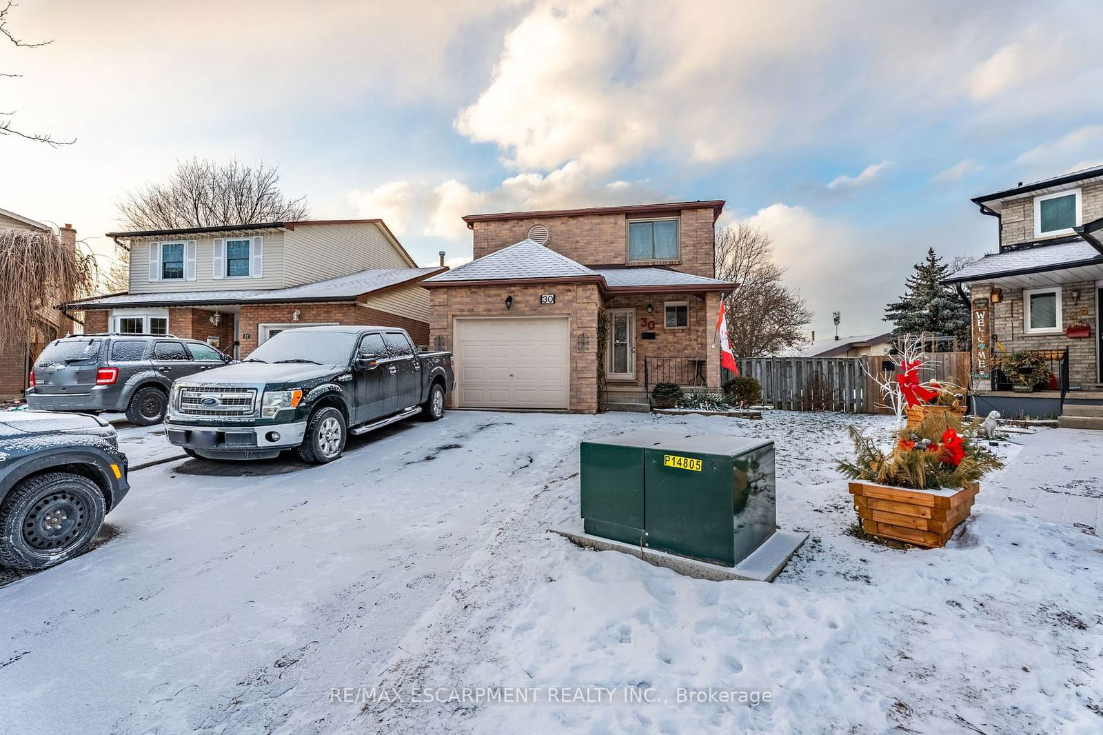 Detached House for sale at 30 Salina Place, Hamilton, Stoney Creek, L8G 4L4 - MLS: X11939364