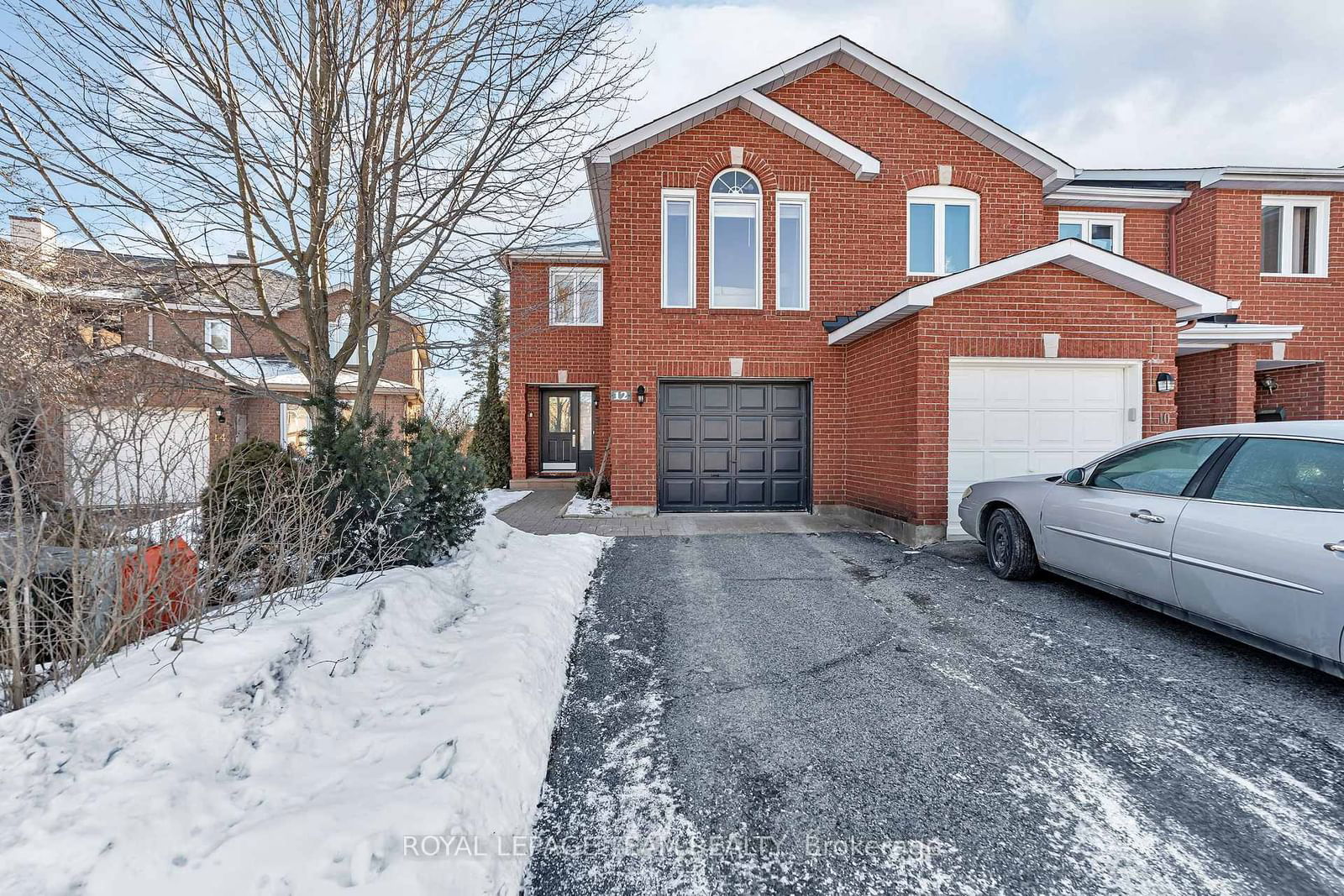 Townhouse sold at 12 Longboat Court, Kanata, Kanata Lakes/Heritage Hills, K2K 2T3 - MLS: X11939385