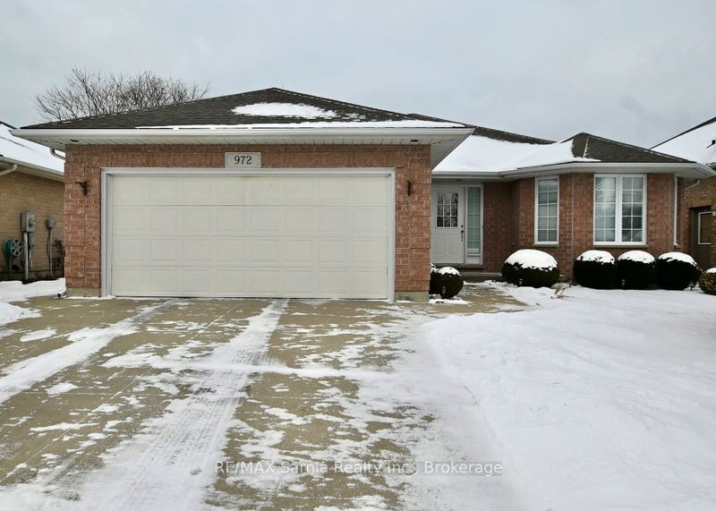 972 Rosedale Ave, Sarnia - Sarnia image-0-0