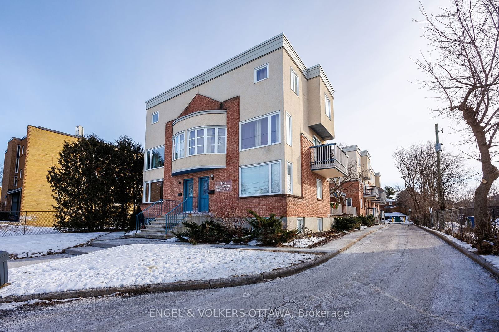 Condo for sale at 2-1204 SHILLINGTON Avenue, Ottawa, Carlington, K1Z 7Z4 - MLS: X11939547