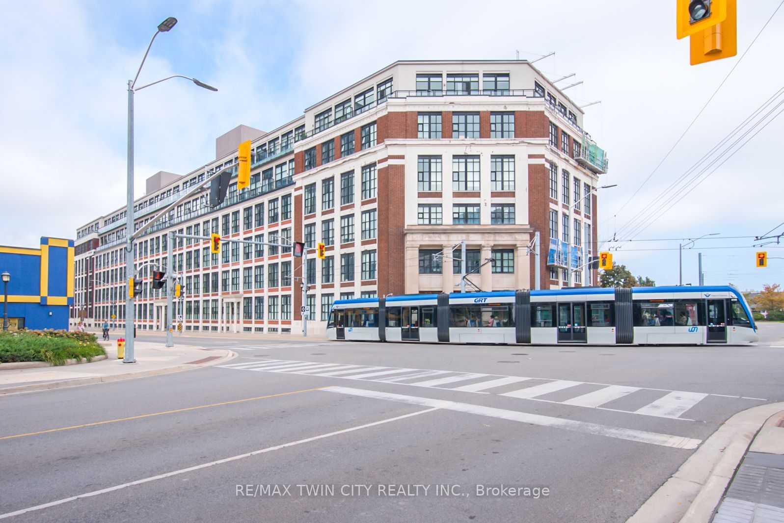 Condo for sale at 603-410 King Street, Kitchener, N2G 1C3 - MLS: X11939610