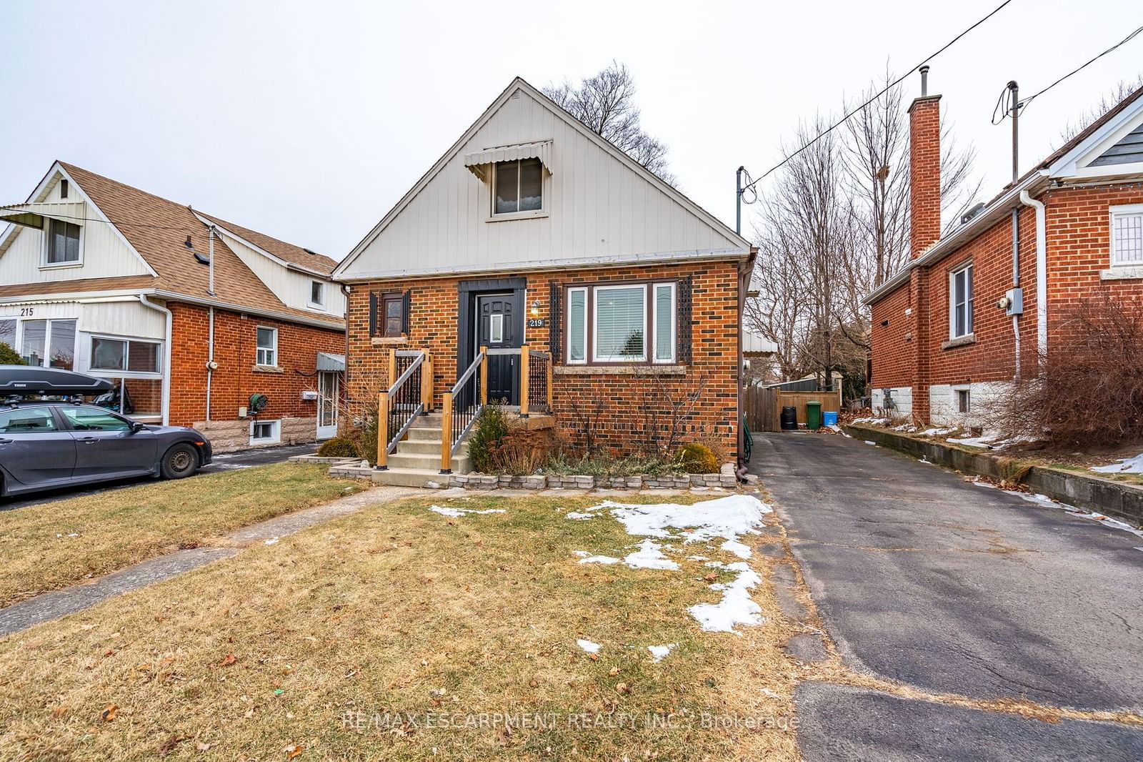 Detached House for sale at 219 RODGERS Road, Hamilton, Bartonville, L8K 3C3 - MLS: X11939712