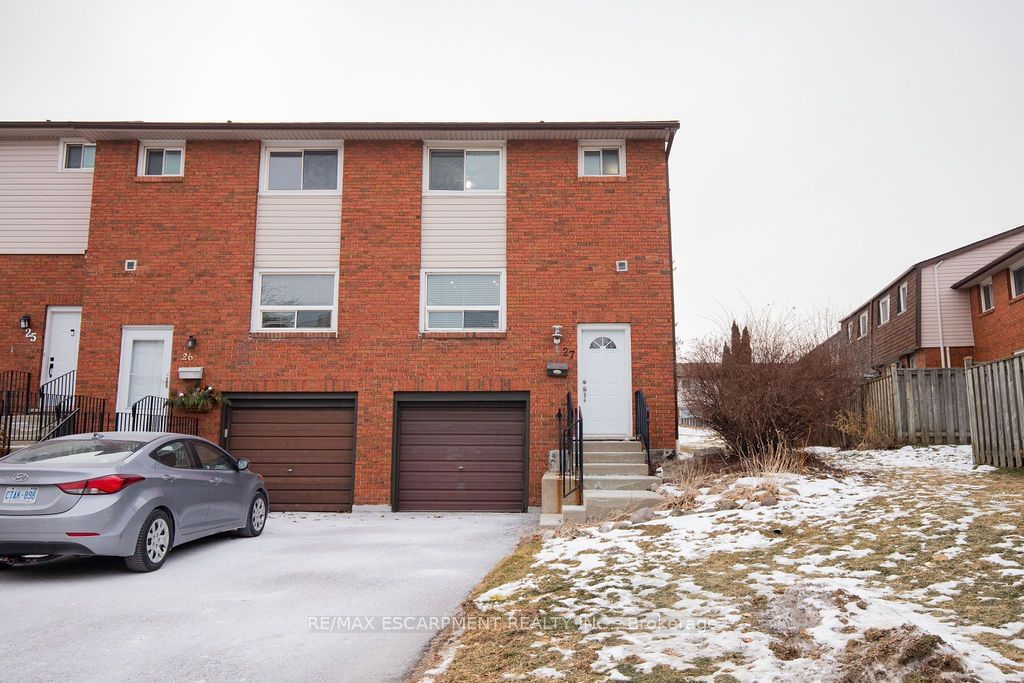 Townhouse for sale at 27-90 Magnolia Drive, Hamilton, Mountview, L9C 6R9 - MLS: X11939932