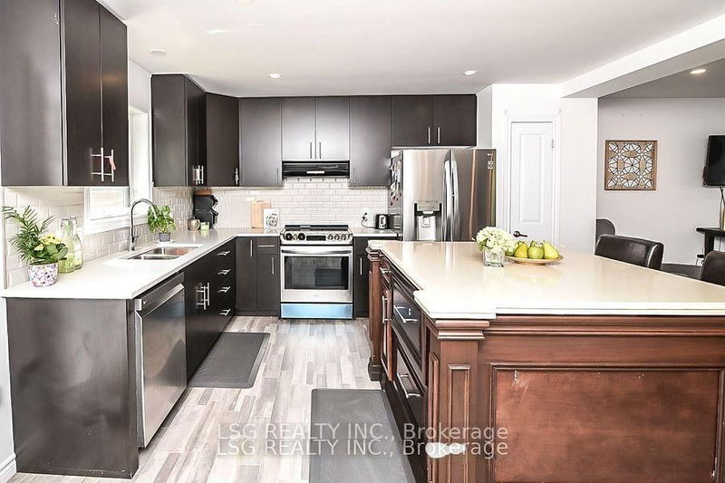 home for lease on 412 Fennell Avenue E
