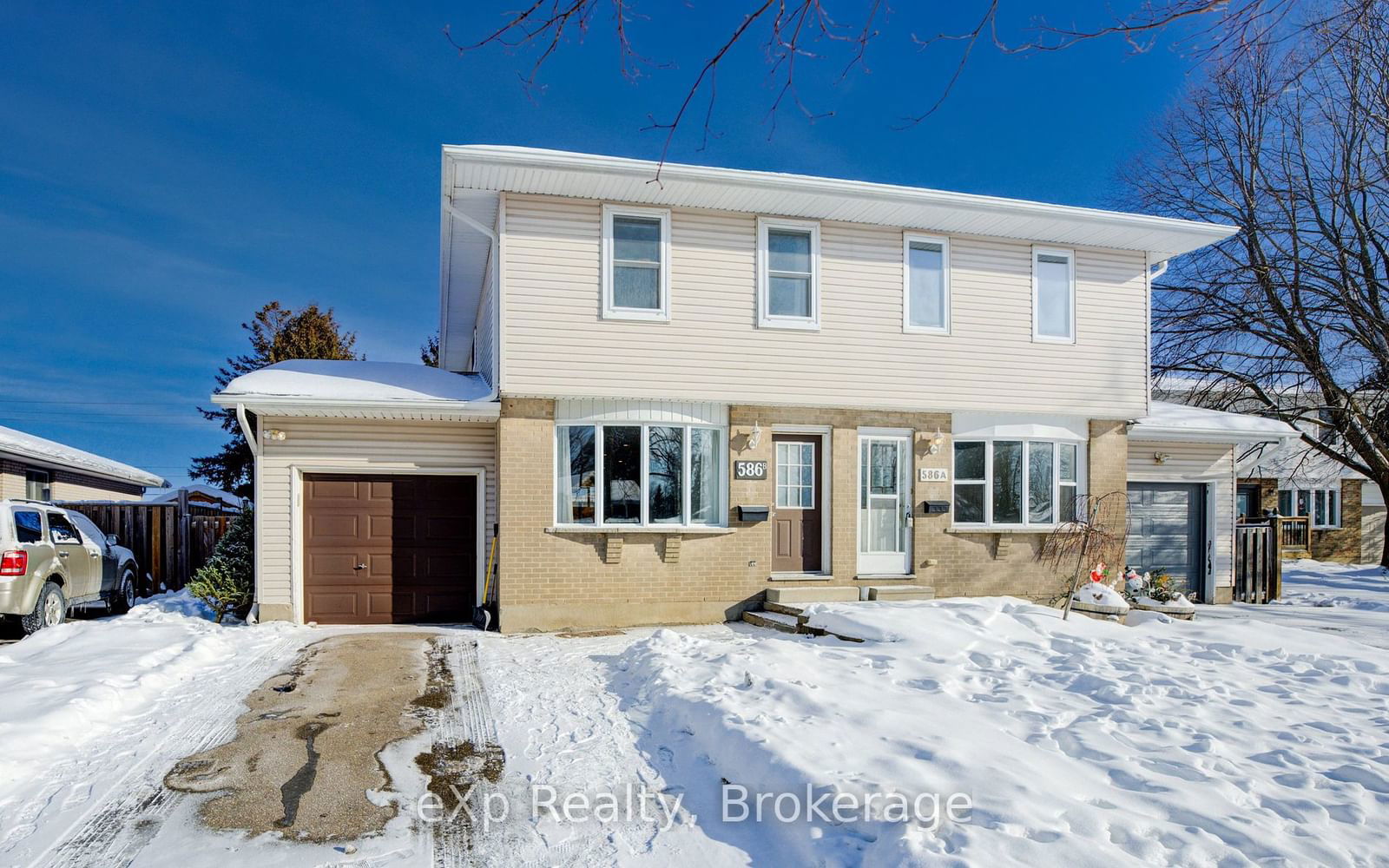 Semi-Detached House for sale at B-586 Mount Anne Drive, Waterloo, N2L 4W3 - MLS: X11940018