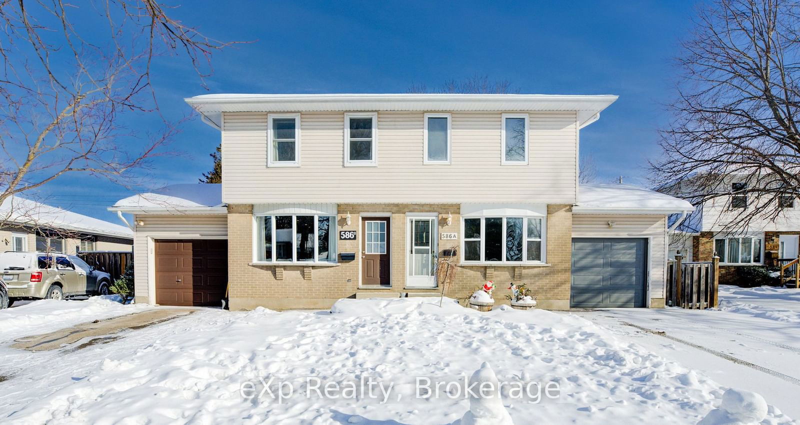 Semi-Detached House for sale at B-586 Mount Anne Drive, Waterloo, N2L 4W3 - MLS: X11940018