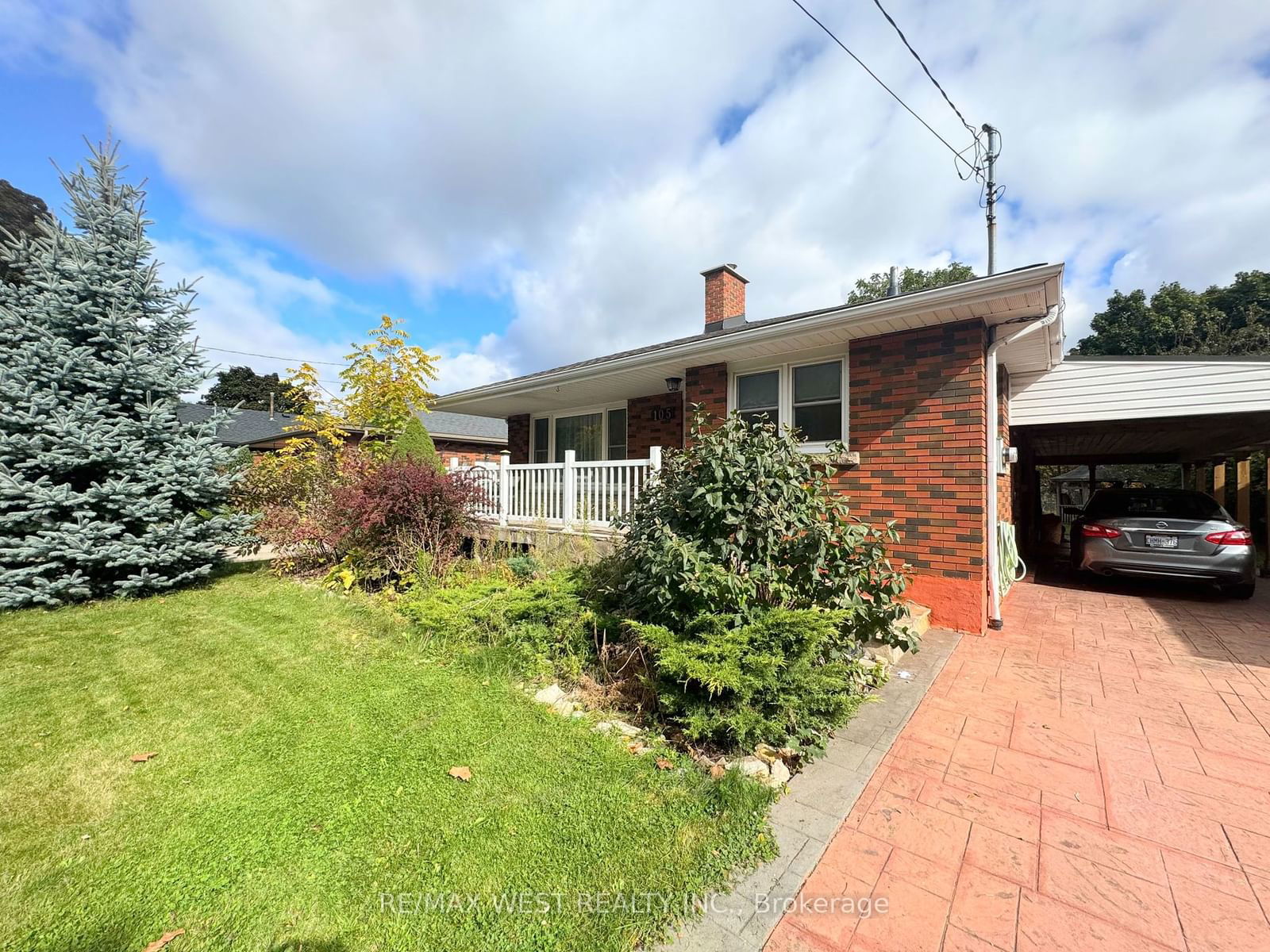 Detached House for sale at 105 Kings Forest Drive, Hamilton, Huntington, L8T 4J8 - MLS: X11940044