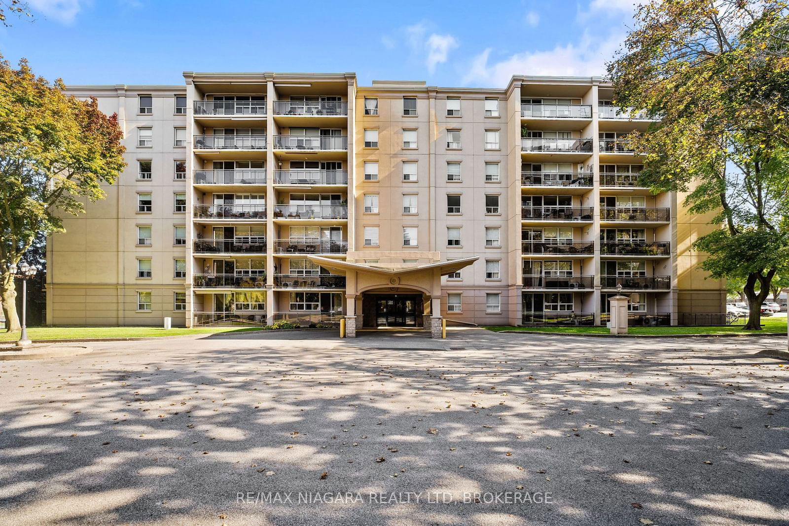 Condo for sale at 306-6390 Huggins Street, Niagara Falls, 206 - Stamford, L2J 1H1 - MLS: X11940529