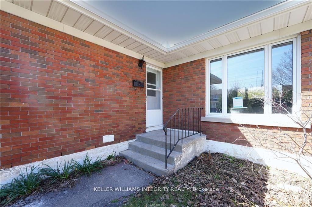 Upper Level for lease at A-525 BROWNING Avenue, Ottawa, Riverview Park, K1G 0T3 - MLS: X11940628