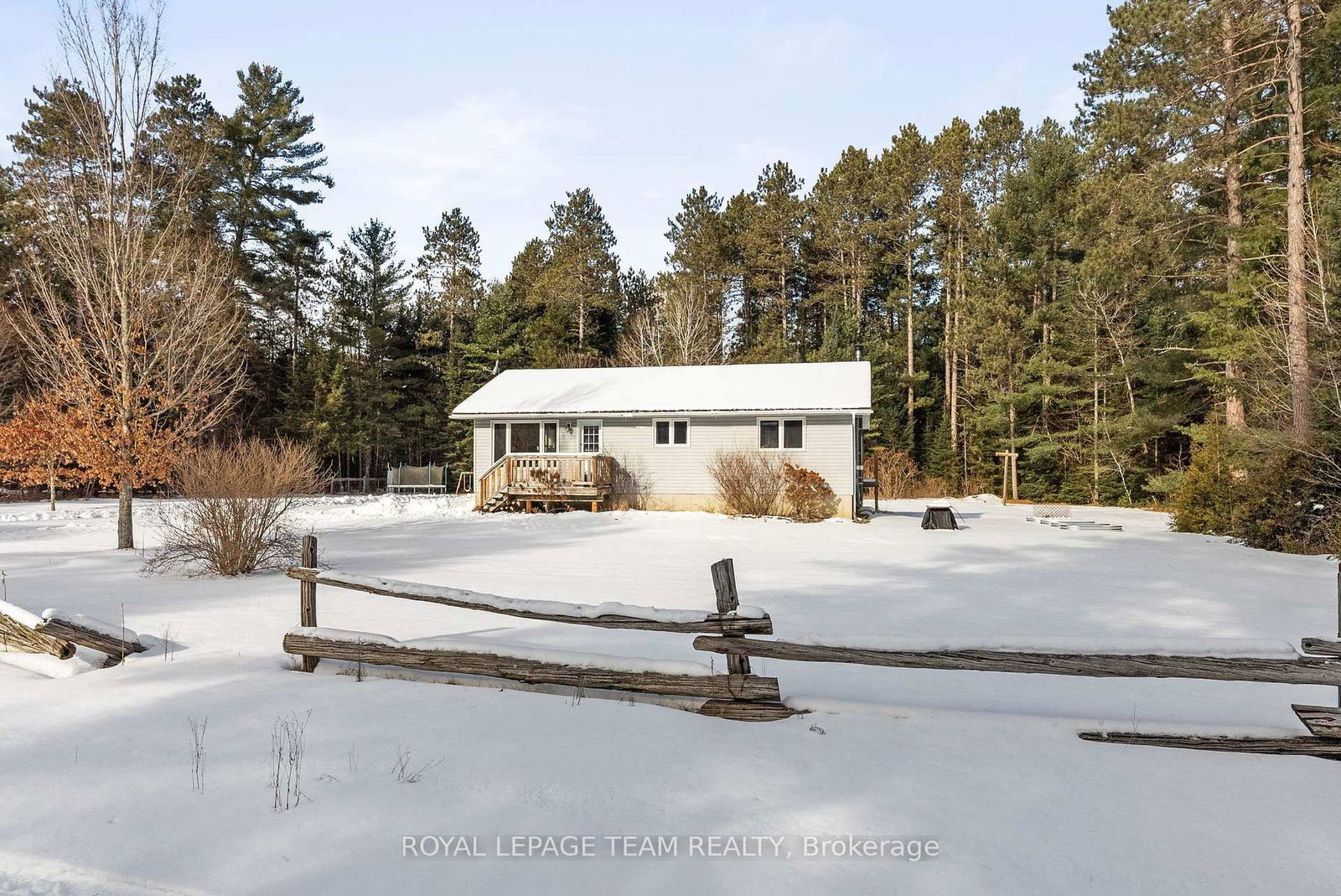 Detached House for sale at 522 Pine Street, Greater Madawaska, 542 - Greater Madawaska, K0J 2R0 - MLS: X11940679