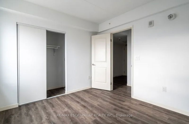 home for lease on 501-220 Cannon Street E