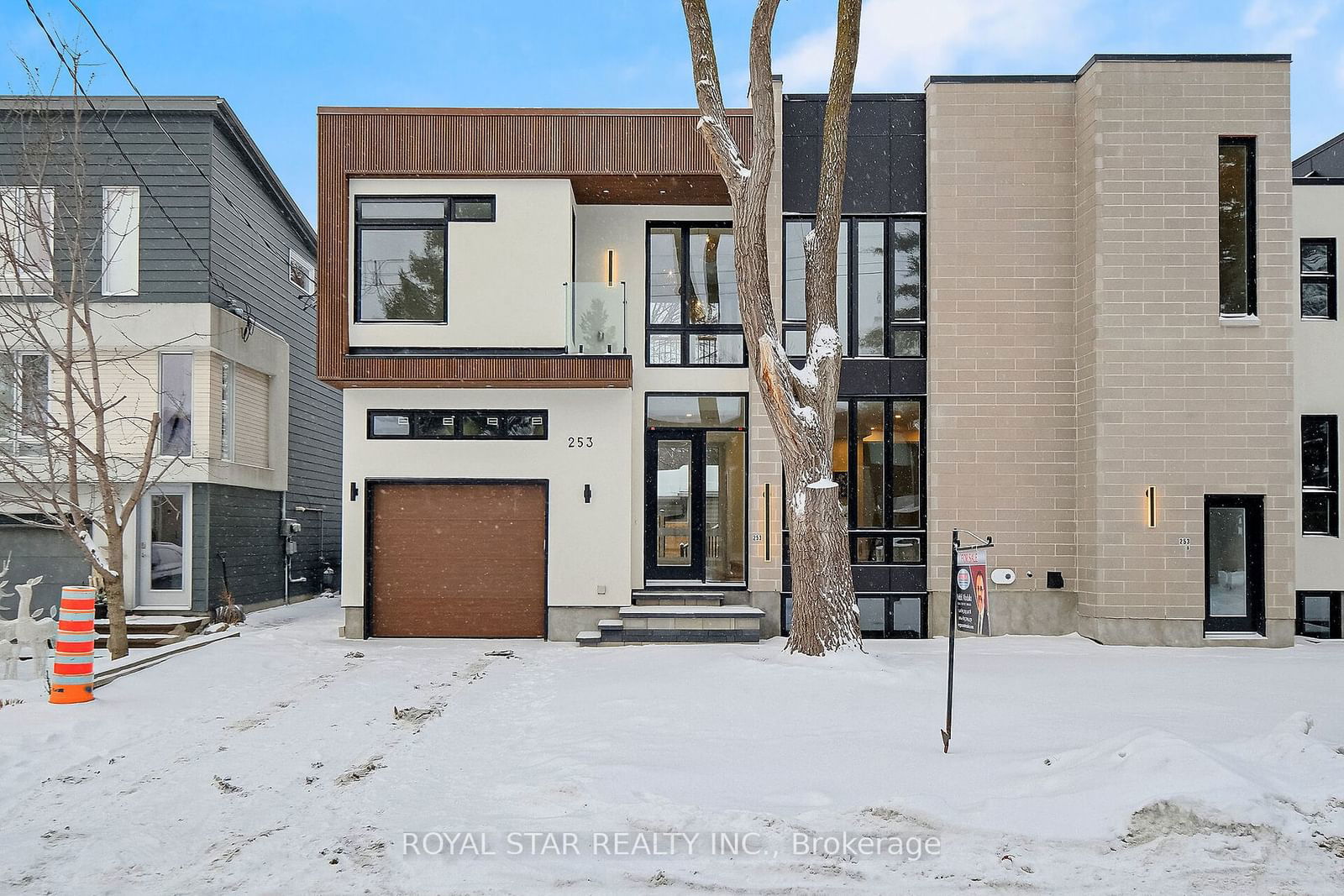 Semi-Detached House for sale at 253 Duncairn Avenue, Westboro - Hampton Park, 5003 - Westboro/Hampton Park, K1Z 5P3 - MLS: X11940926