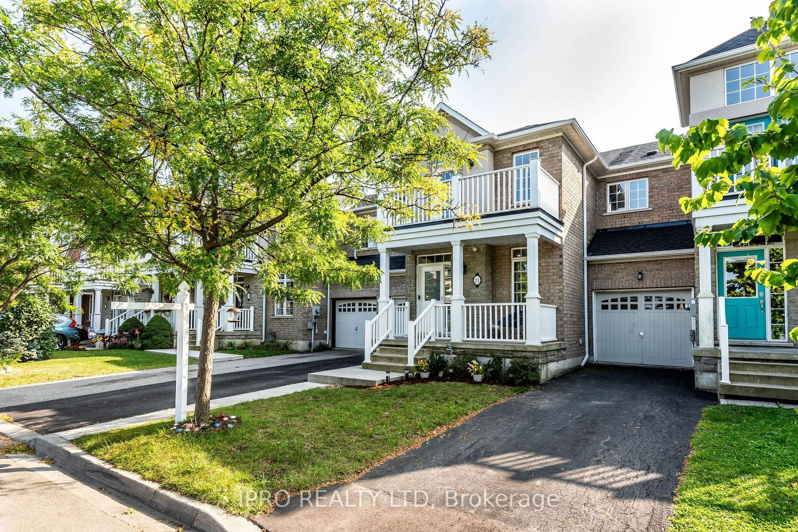 Townhouse for sale at 21 Pebble Valley Avenue, Hamilton, Stoney Creek, L8E 6E9 - MLS: X11941038