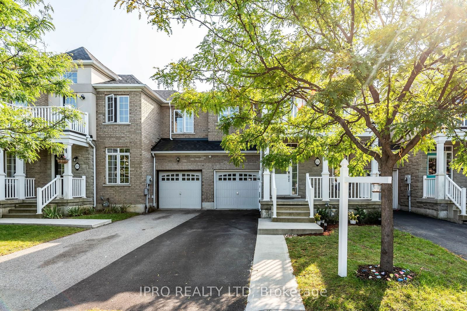 Townhouse for sale at 21 Pebble Valley Avenue, Hamilton, Stoney Creek, L8E 6E9 - MLS: X11941038