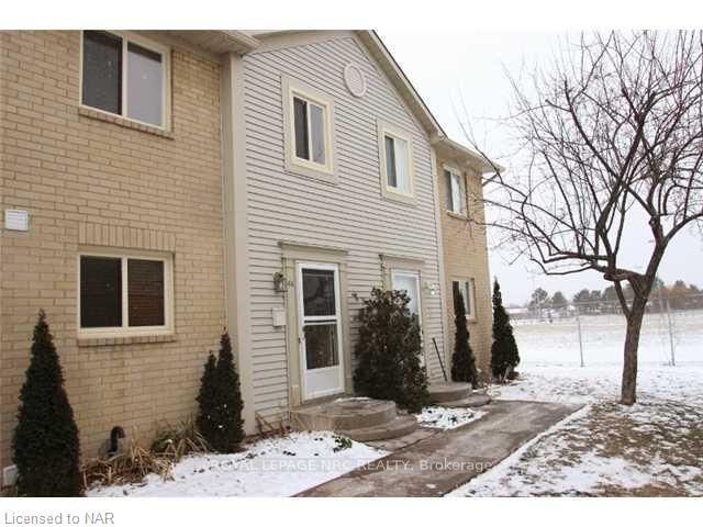 Townhouse for sale at 44-65 Dorchester Boulevard, St. Catharines, 444 - Carlton/Bunting, L2M 7T7 - MLS: X11941420