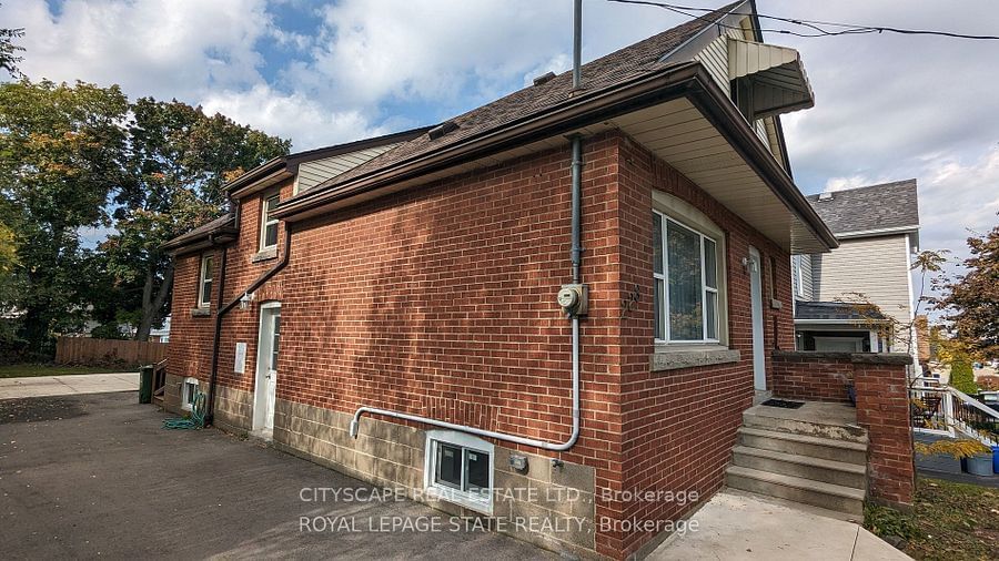 Detached House for lease at Upper-228 Bell Avenue, Hamilton, Bartonville, L8K 3E6 - MLS: X11941539