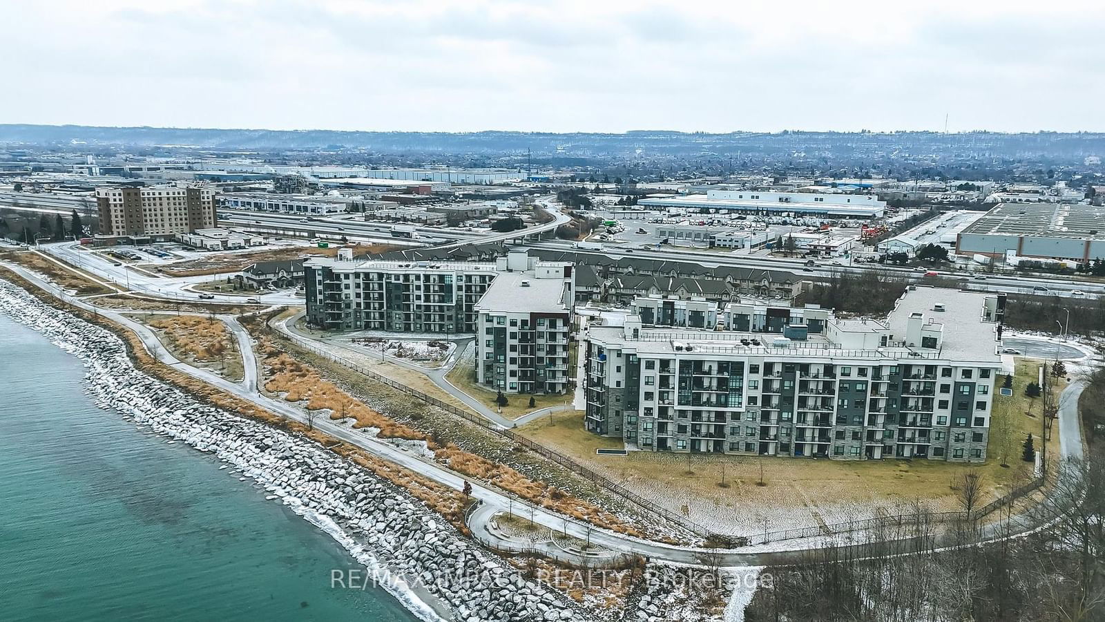 Condo sold at 325-125 Shoreview Place, Hamilton, Stoney Creek, L8E 0K3 - MLS: X11941654