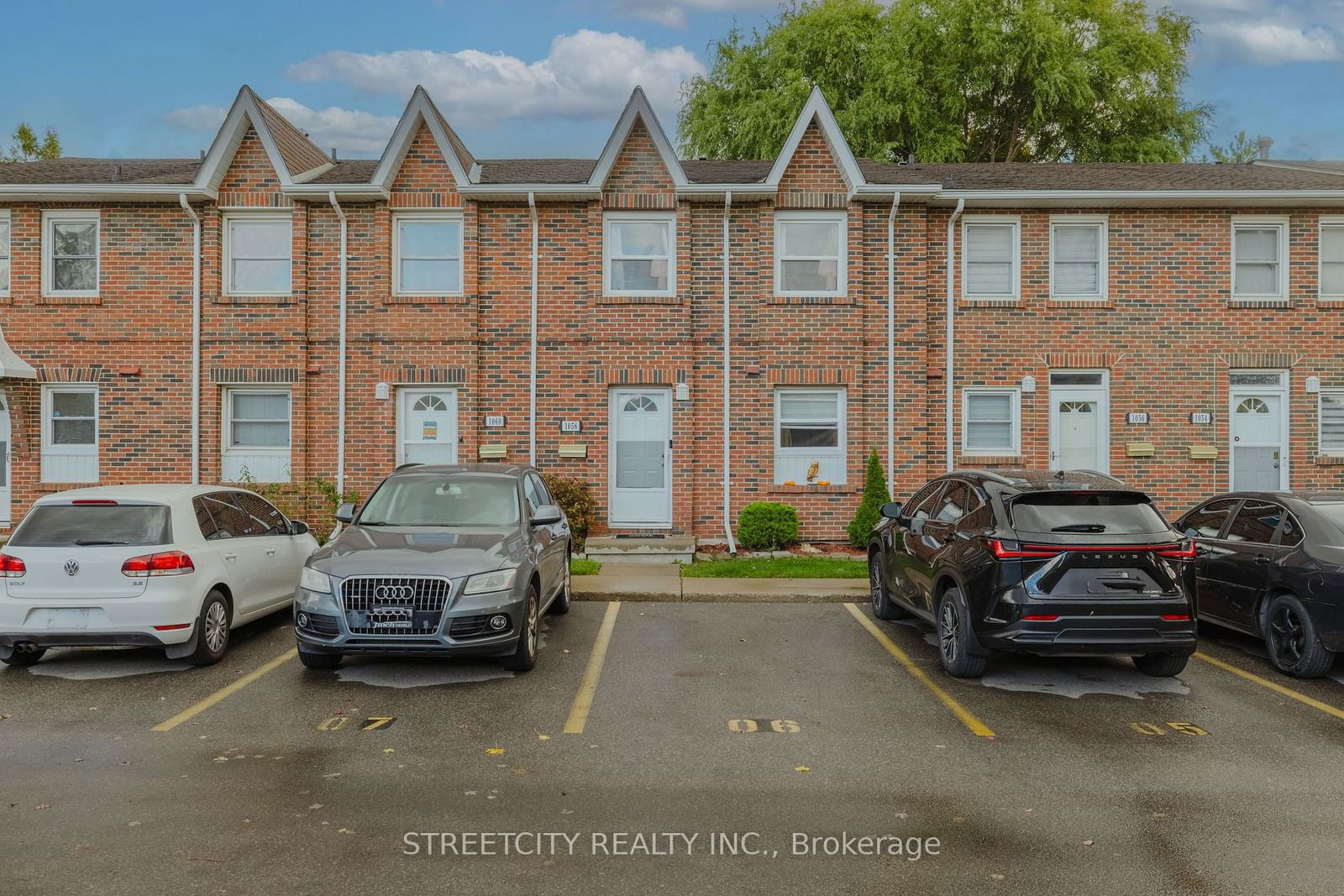 Townhouse for sale at 1058 Southdale Road, London, South S, N6E 1B2 - MLS: X11941875