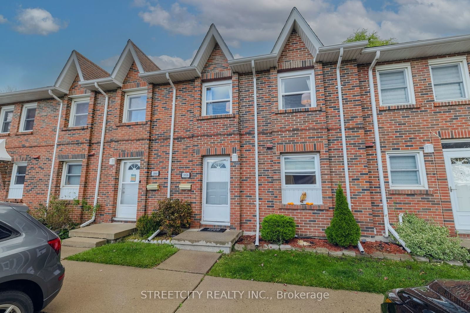 Townhouse for sale at 1058 Southdale Road, London, South S, N6E 1B2 - MLS: X11941875