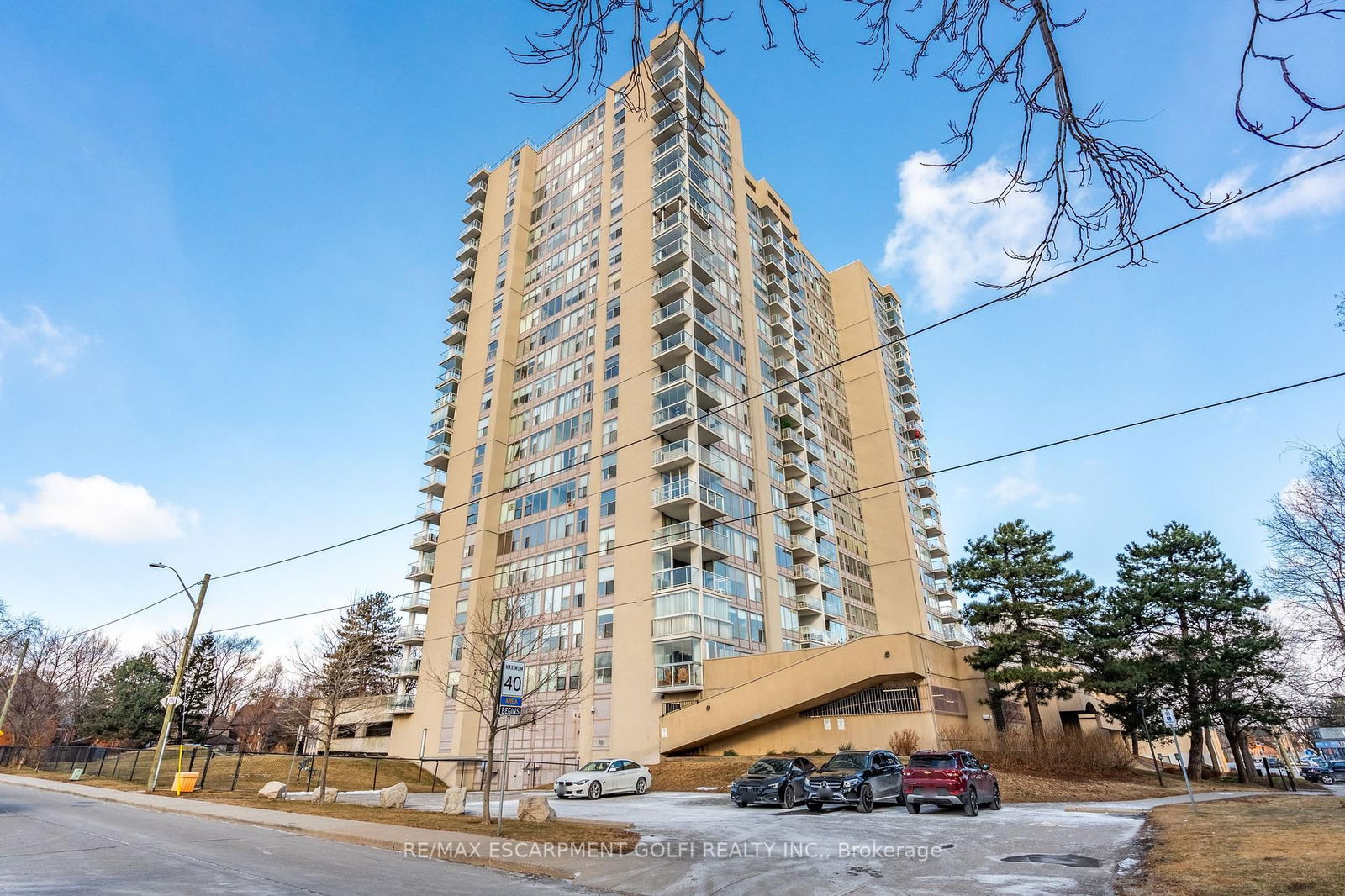 Condo sold at 1804-75 Queen Street, Hamilton, Strathcona, L8R 3J3 - MLS: X11941961