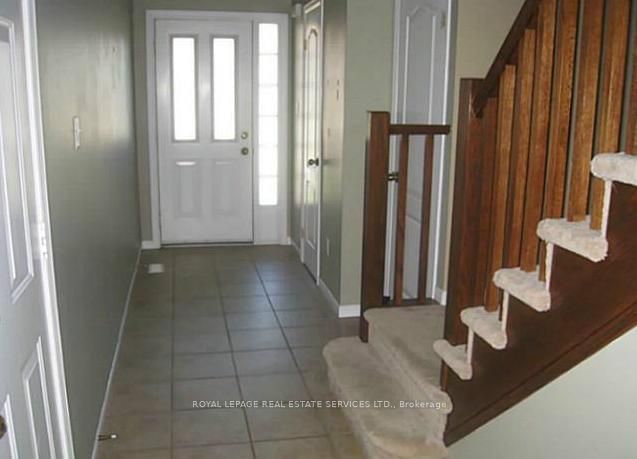 Townhouse for lease at 598 Southridge Drive, Hamilton, Mountview, L9C 7V8 - MLS: X11942169