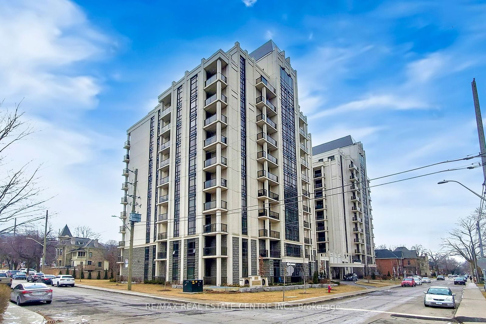 Condo for sale at 305-81 Robinson Street, Hamilton, Corktown, L8P 0C2 - MLS: X11942188