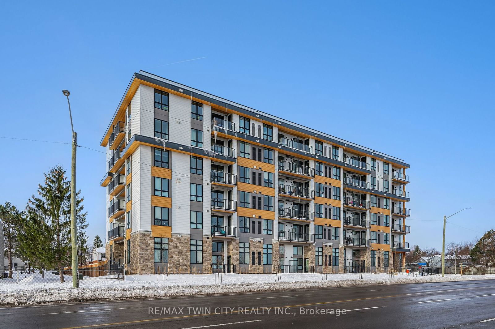 Condo for sale at 213-101 Golden Eagle Road, Waterloo, N2V 0H4 - MLS: X11942231