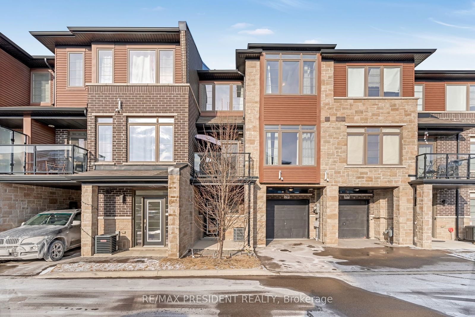 Townhouse for sale at 70-30 Times Square Boulevard, Hamilton, Stoney Creek Mountain, L8J 0L9 - MLS: X11942279