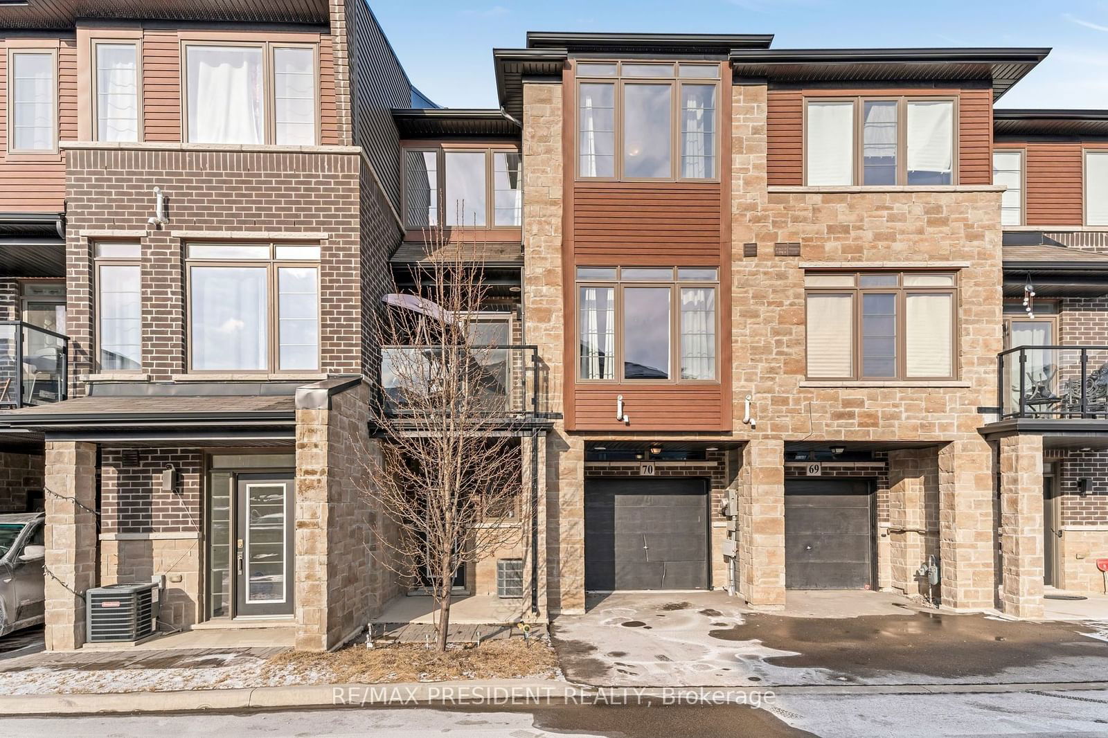 Townhouse for sale at 70-30 Times Square Boulevard, Hamilton, Stoney Creek Mountain, L8J 0L9 - MLS: X11942279