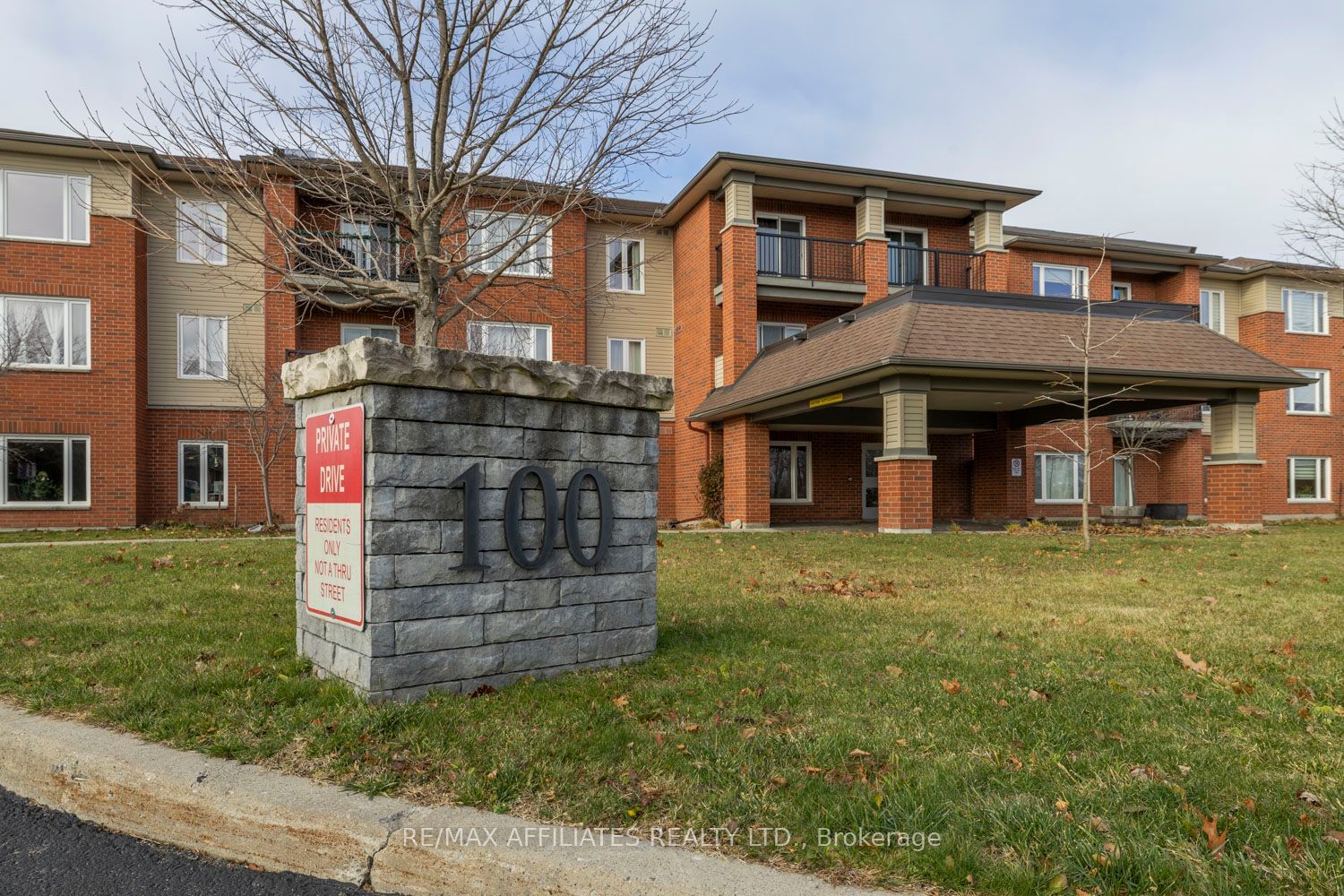 Condo sold at 110-100 Jamieson Street, Mississippi Mills, 911 - Almonte, K0A 1A0 - MLS: X11942337