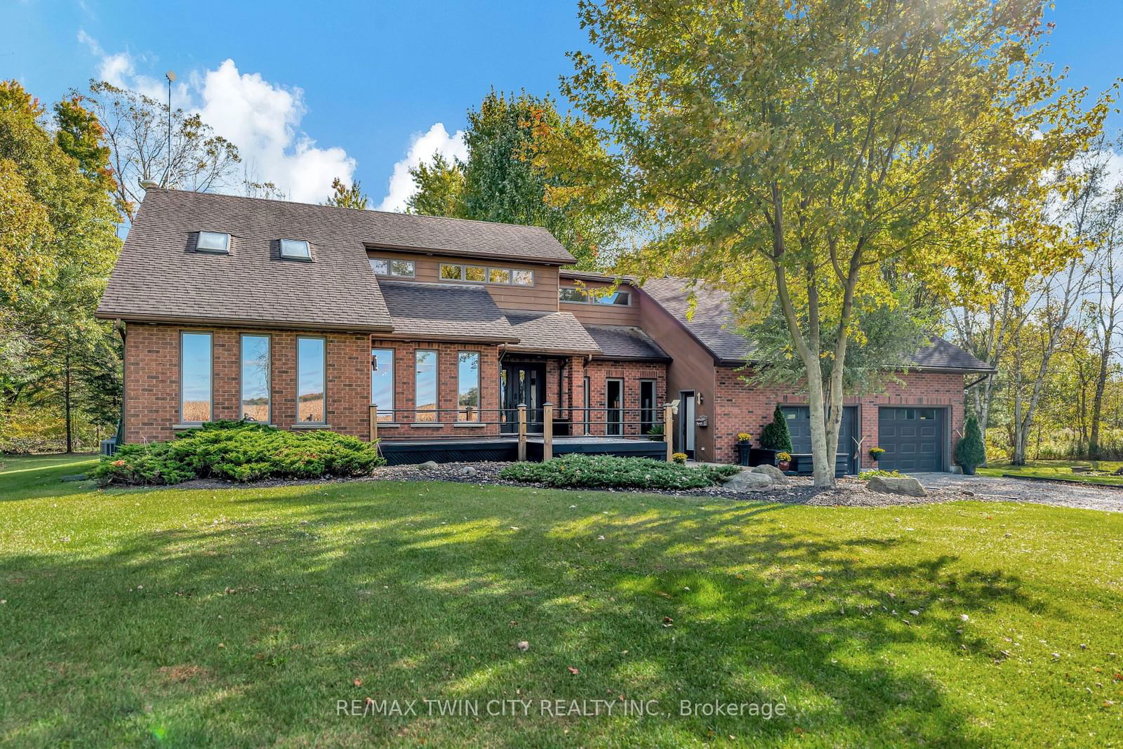 Building at 1026 2nd Concession RD STR Road, Norfolk, Rural Middleton