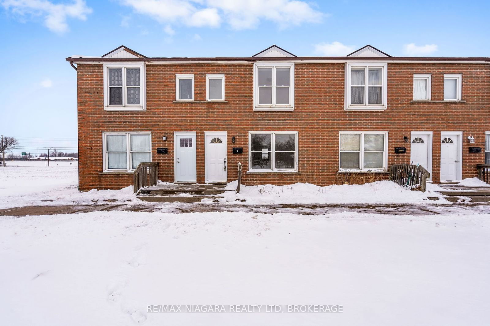 Townhouse for sale at 3-254 BERTIE Street, Fort Erie, Central, L2A 1Z6 - MLS: X11942644