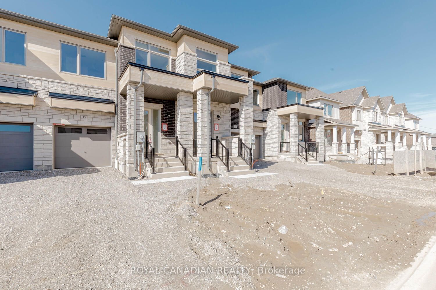 Townhouse for lease at 15 Molnar Crescent, Brantford, N3T 0X3 - MLS: X11942673