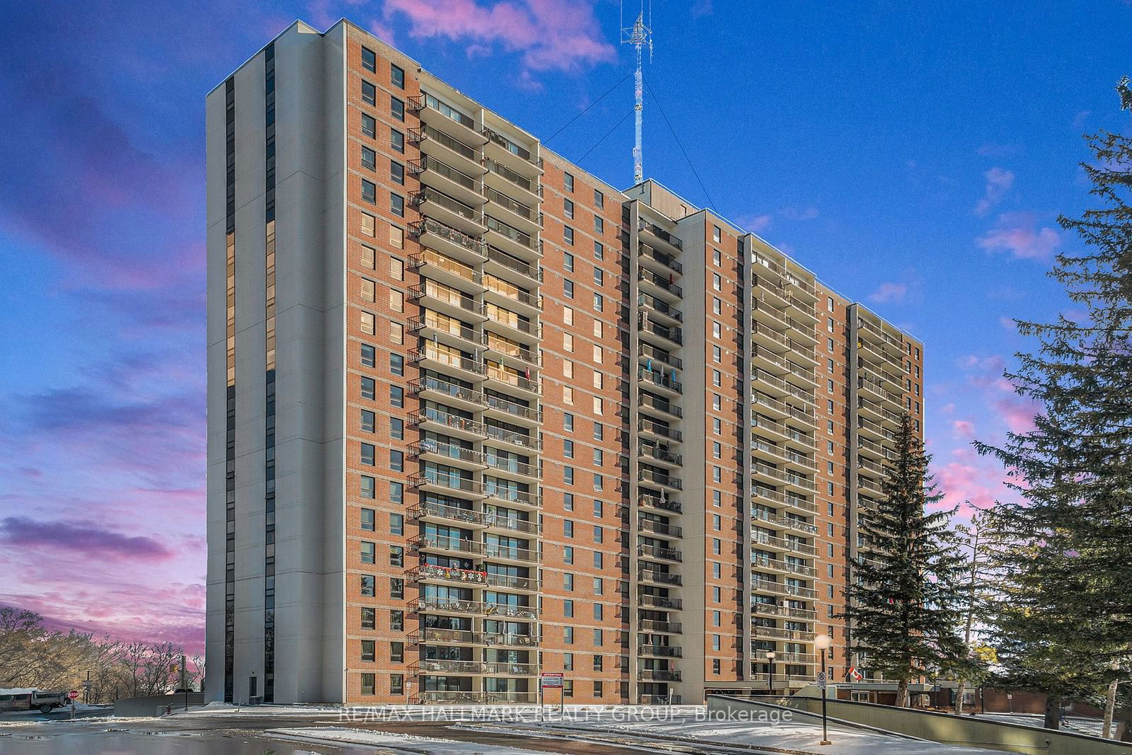 Condo sold at 1809-665 Bathgate Drive, Overbrook - Castleheights and Area, 3505 - Carson Meadows, K1K 3Y4 - MLS: X11942699