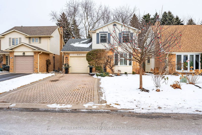 home for sale on 371 Knightsbridge Crescent