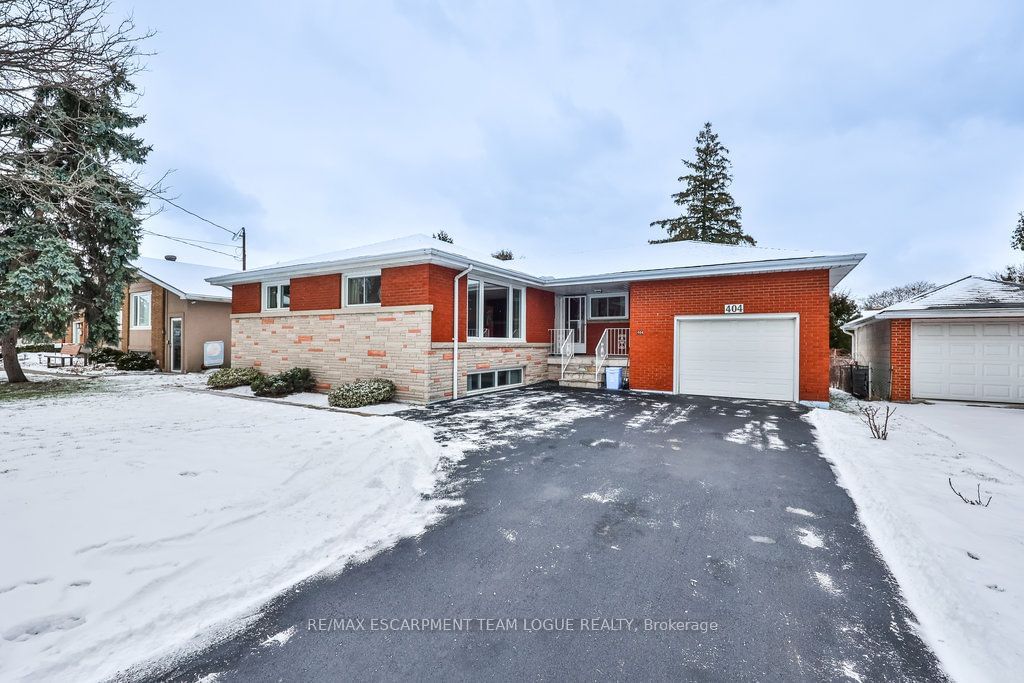 Detached House sold at 404 West 5th Street, Hamilton, Buchanan, L9C 3P6 - MLS: X11942778