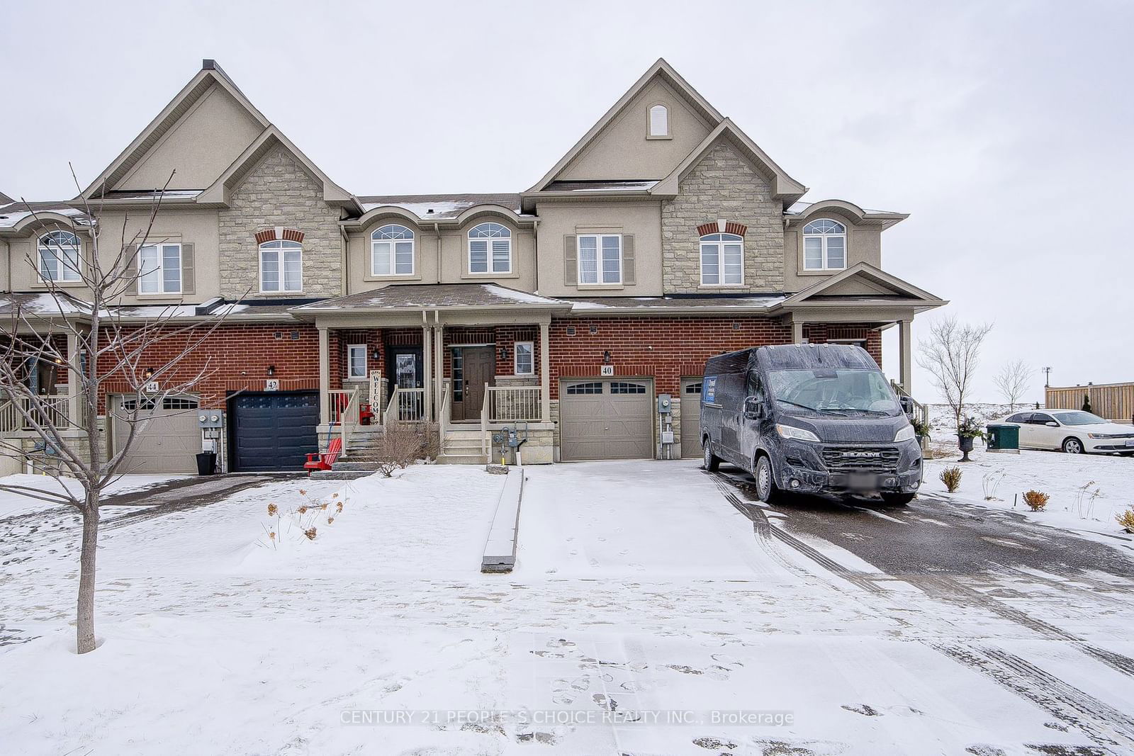 Townhouse for sale at 40 Bradbury Road, Hamilton, Stoney Creek Mountain, L8J 0L1 - MLS: X11942837