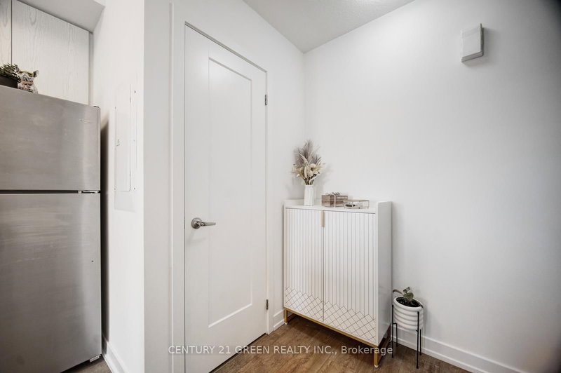 E3 - 20 Palace St, Kitchener, N2E 0J3 | Image 3