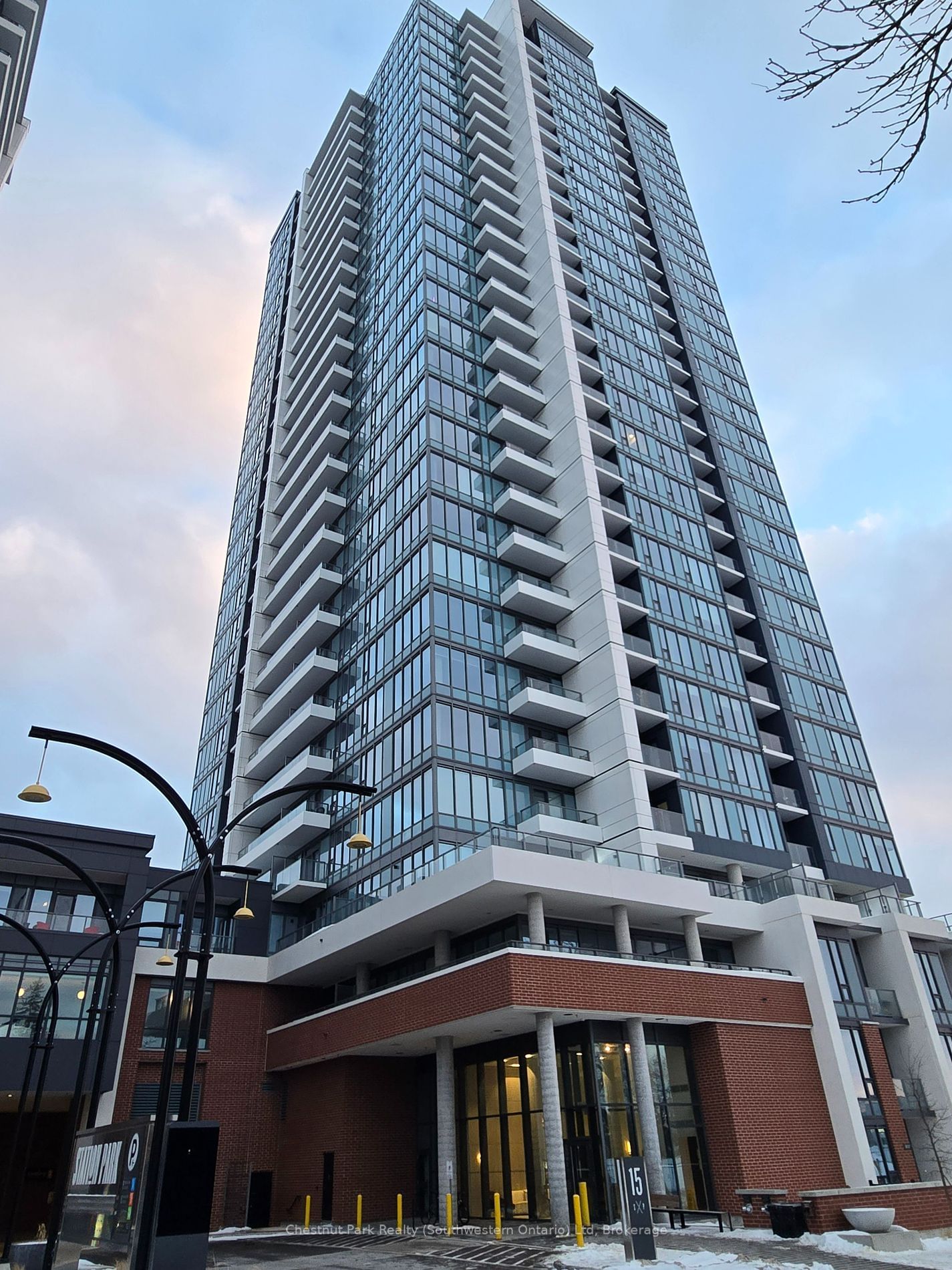 Condo for lease at 2202-15 Wellington Street, Kitchener, N2G 2E6 - MLS: X11942978