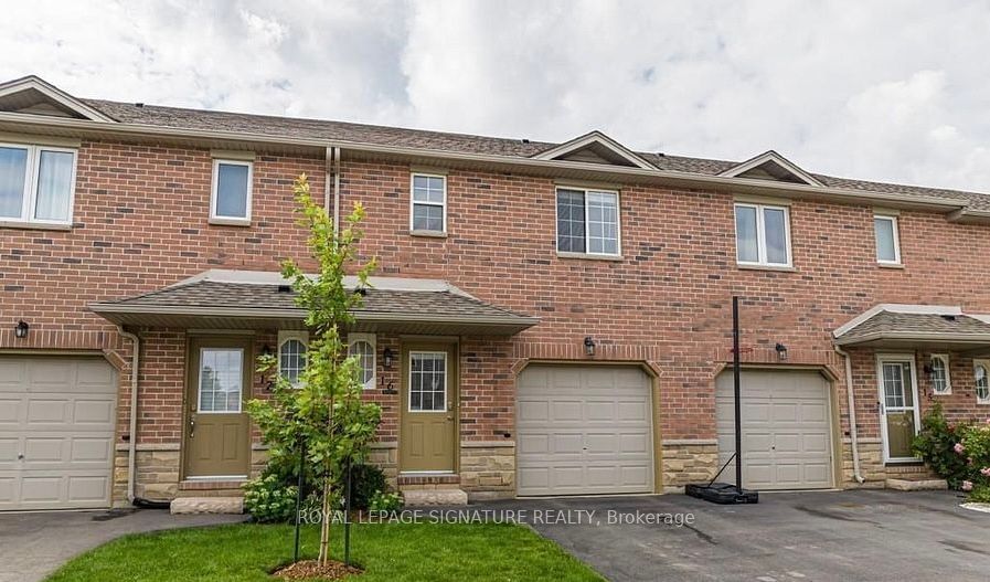 Townhouse for lease at 16-39 Pinewoods Drive, Hamilton, Stoney Creek Mountain, L8J 3Z3 - MLS: X11942986