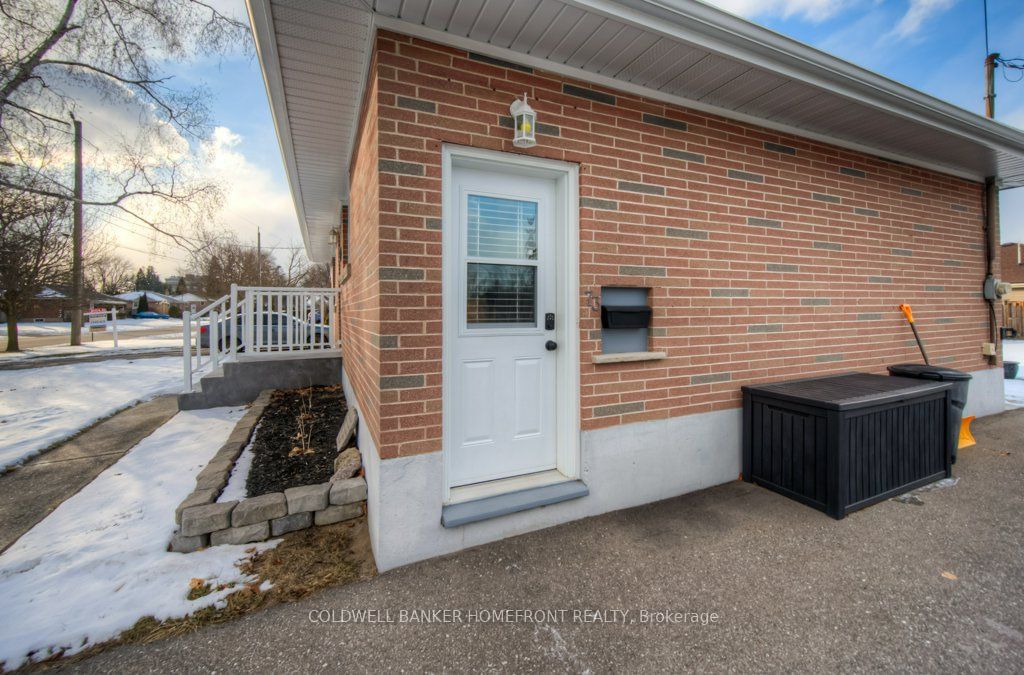 Detached House for sale at 73 Norman Street, Brantford, N3R 2Y3 - MLS: X11943273