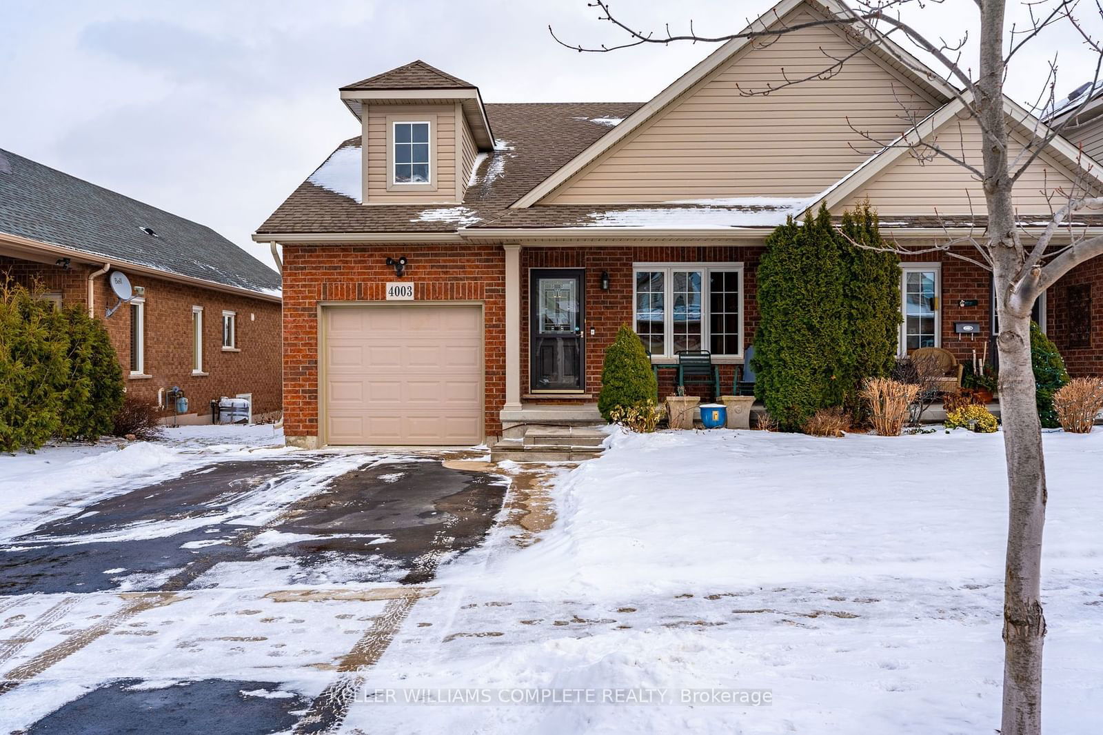 Semi-Detached House sold at 4003 Ashby Drive, Lincoln, 982 - Beamsville, L0R 1B9 - MLS: X11943291