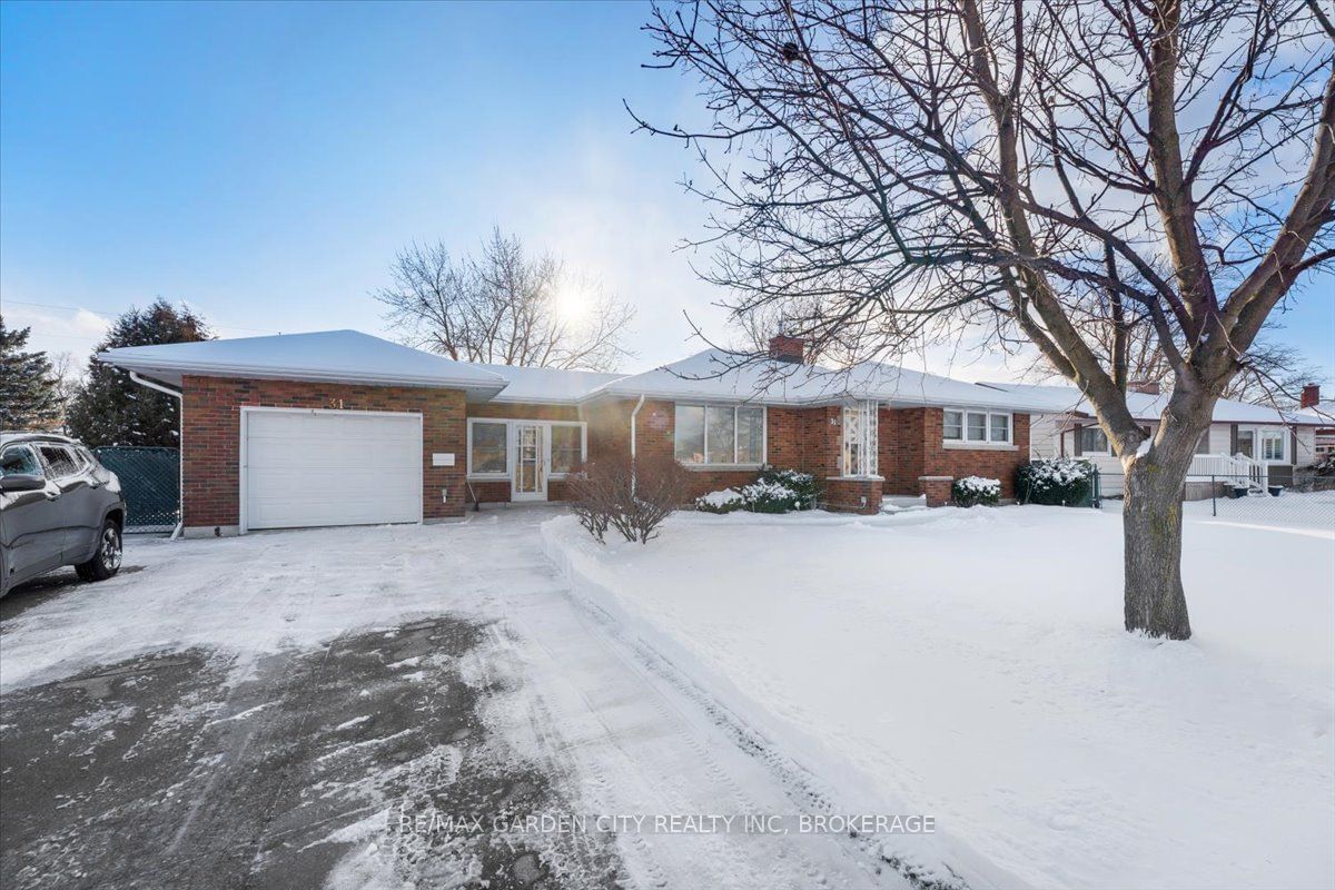 Detached House for sale at 31 Broderick Avenue, Thorold, 557 - Thorold Downtown, L2V 2H7 - MLS: X11943594