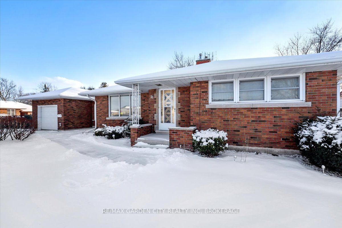 Detached House for sale at 31 Broderick Avenue, Thorold, 557 - Thorold Downtown, L2V 2H7 - MLS: X11943594