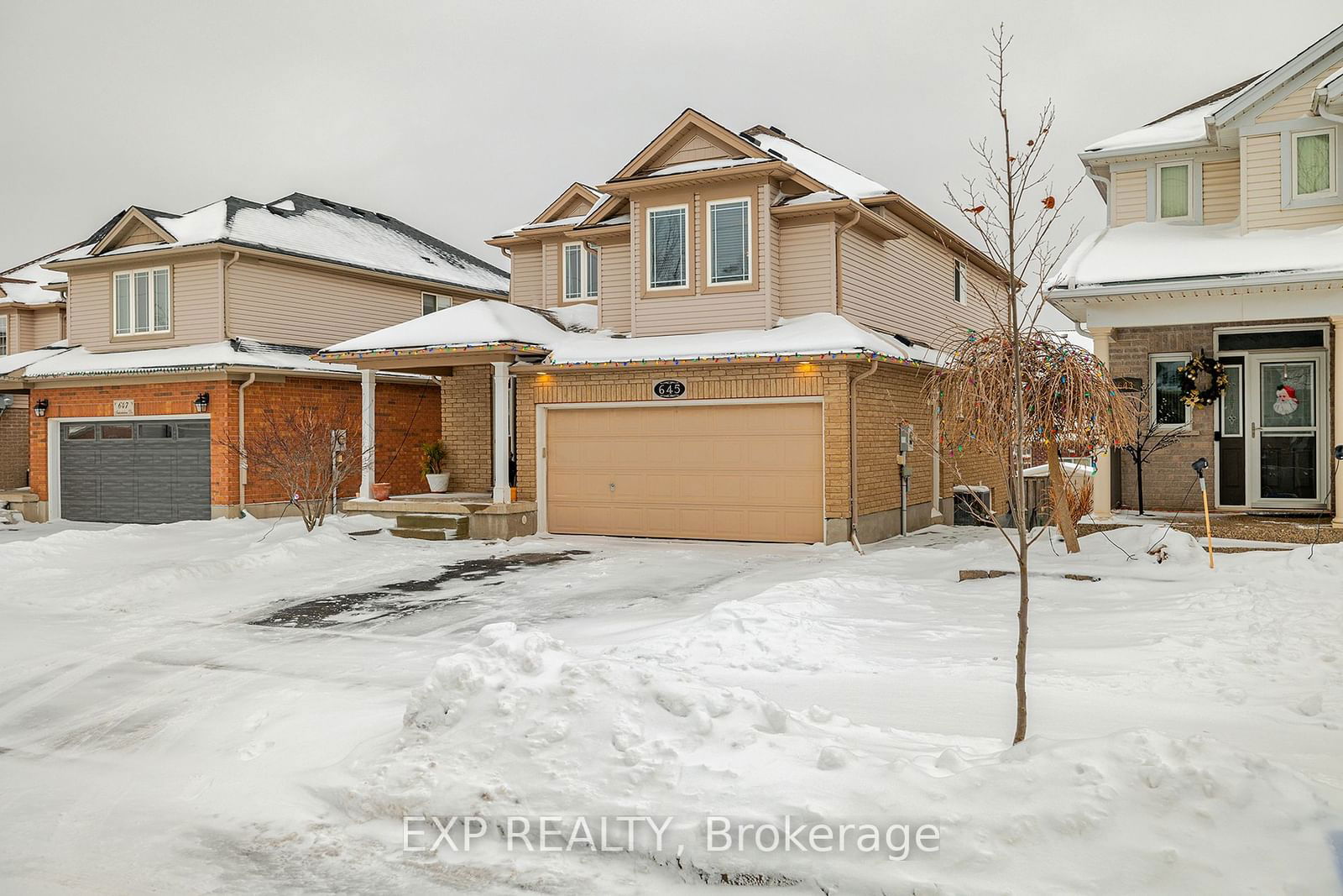 Detached House sold at 645 Interlaken Drive, Waterloo, N2T 2Y5 - MLS: X11943624