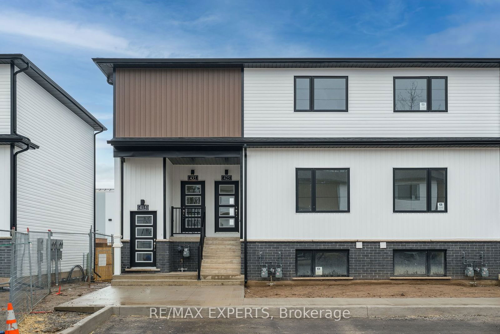 Townhouse for sale at 435-4263 Fourth Avenue, Niagara Falls, L2E 0C2 - MLS: X11943689